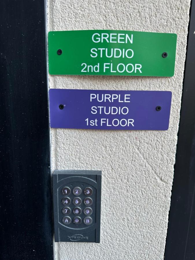 Green&Purple Studio 24-24 Access Bois-Colombes Buitenkant foto